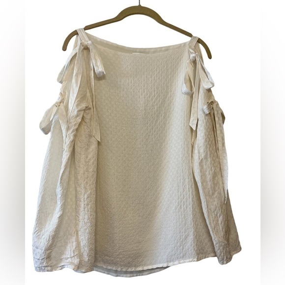 Club Monaco Open Shoulder Long Sleeve Blouse - Picture 2 of 10